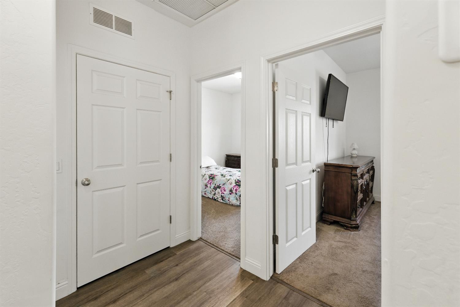 397 Amber Ln, Dinuba, CA 93618