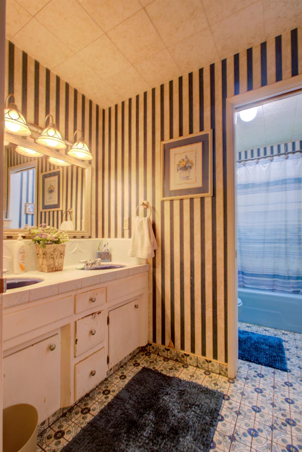 5900 Washington Rd, Hughson, CA 95326