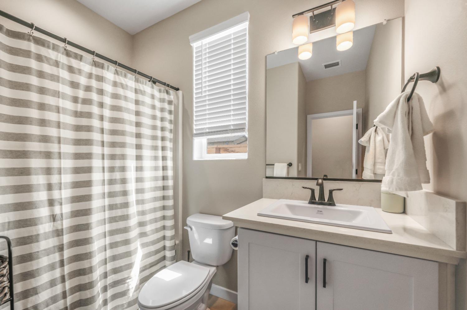 4103 Ash Rd, Madera, CA 93636