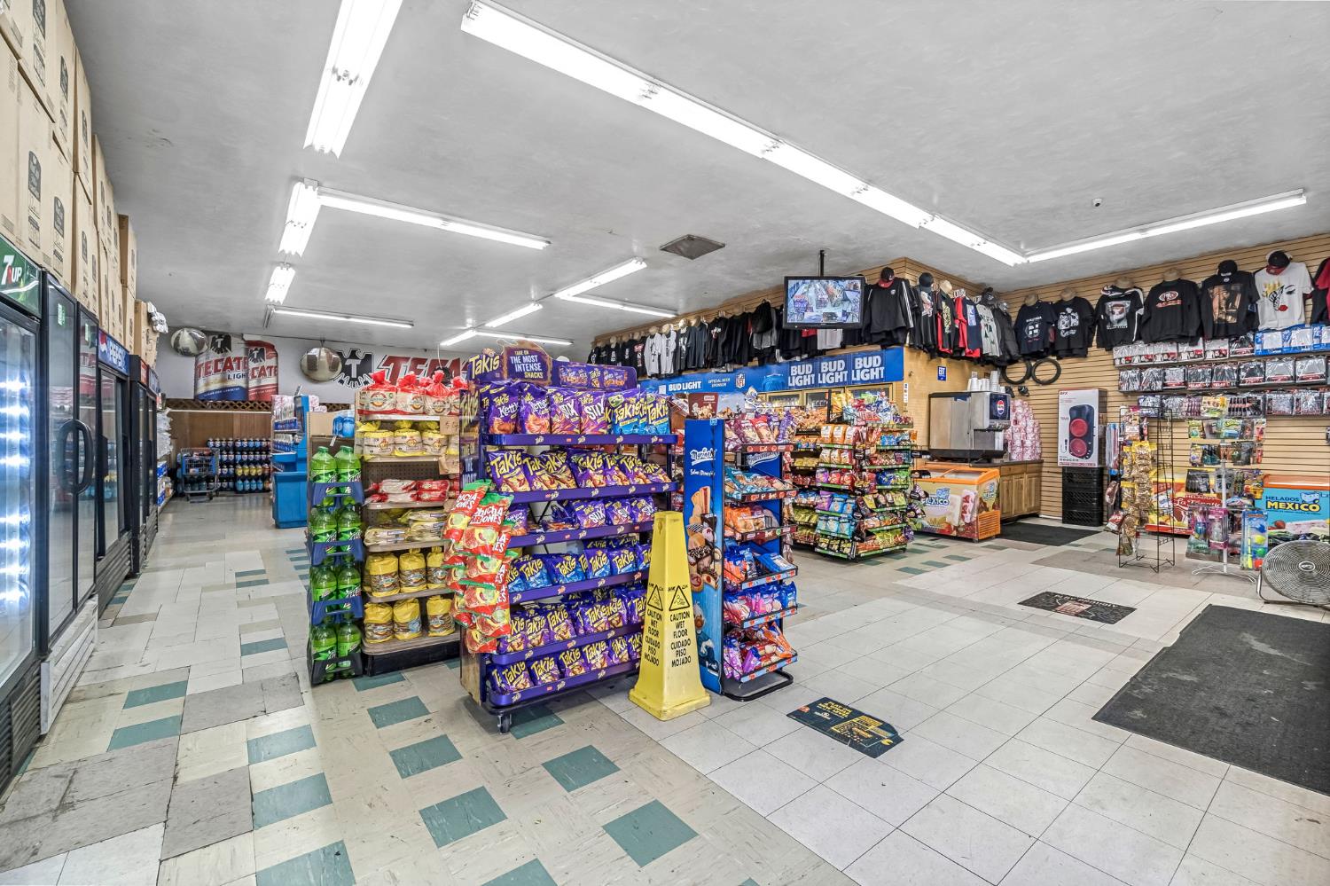 1105 E Belmont Ave, Fresno, CA 93701