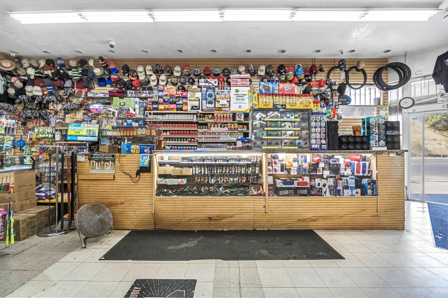 1105 E Belmont Ave, Fresno, CA 93701