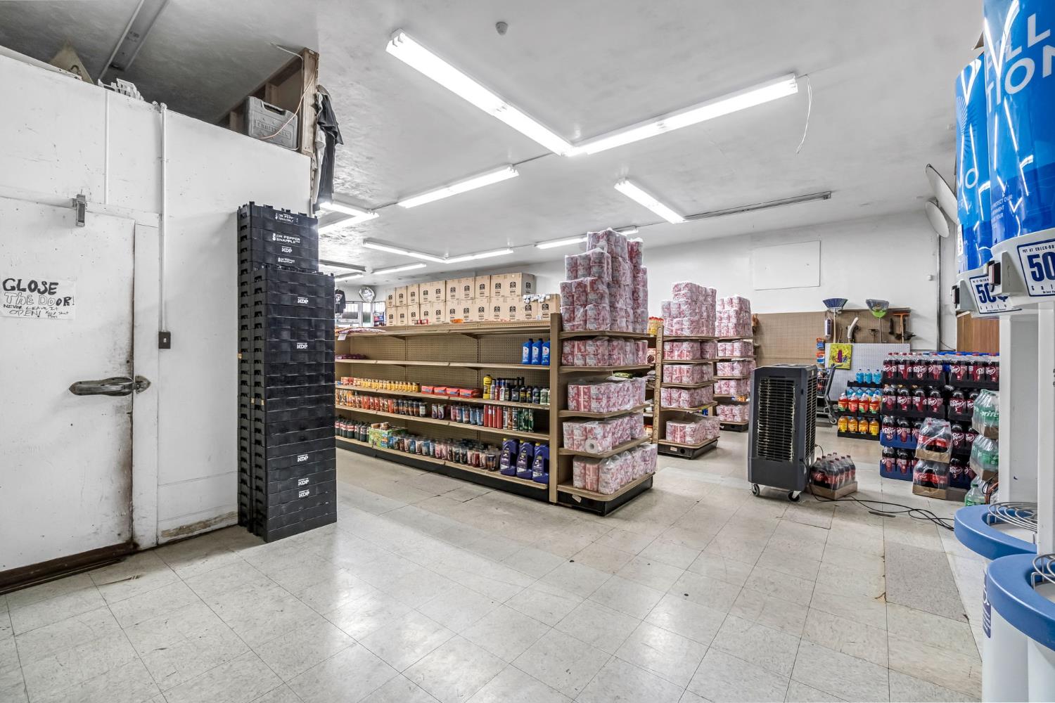 1105 E Belmont Ave, Fresno, CA 93701