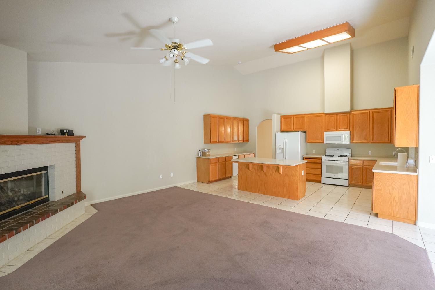 6625 River Mesa, Riverbank, CA 95367