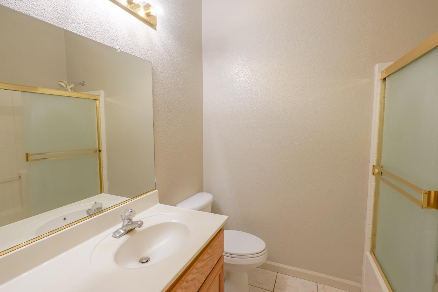 6625 River Mesa, Riverbank, CA 95367