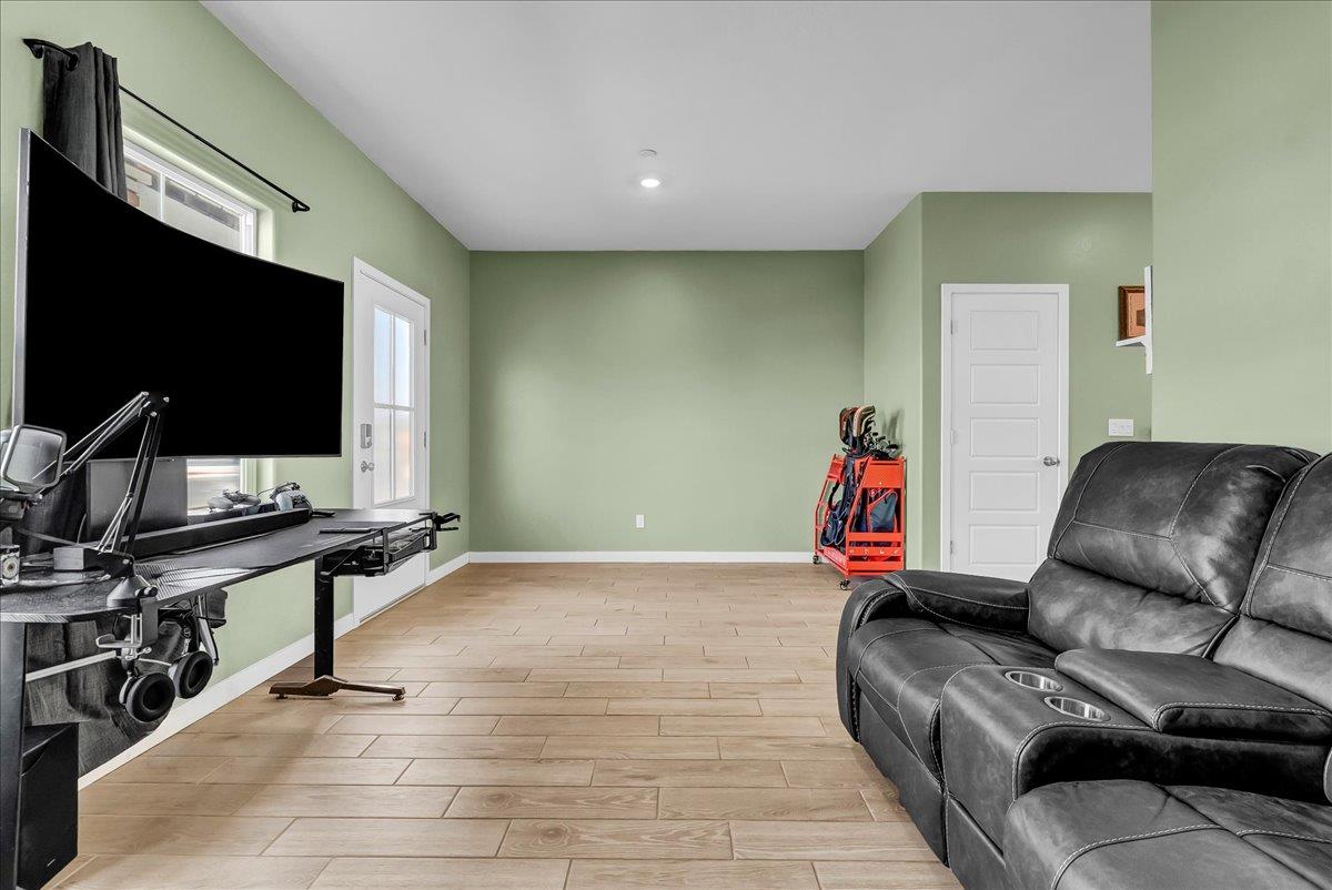 1769 N Jennie Lake Tl, Hanford, CA 93230