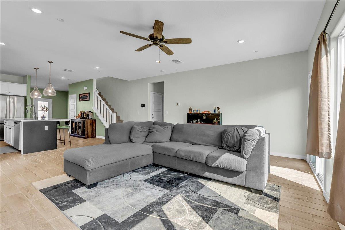 1769 N Jennie Lake Tl, Hanford, CA 93230