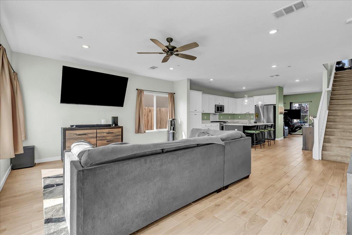 1769 N Jennie Lake Tl, Hanford, CA 93230