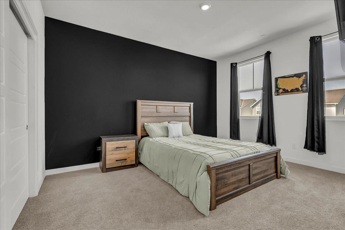 1769 N Jennie Lake Tl, Hanford, CA 93230