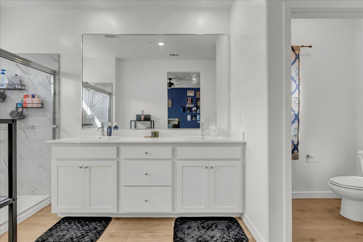 1769 N Jennie Lake Tl, Hanford, CA 93230