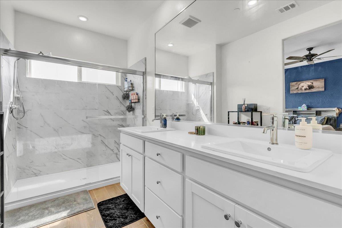 1769 N Jennie Lake Tl, Hanford, CA 93230