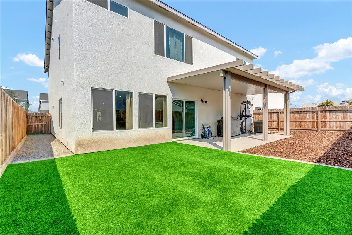 1769 N Jennie Lake Tl, Hanford, CA 93230