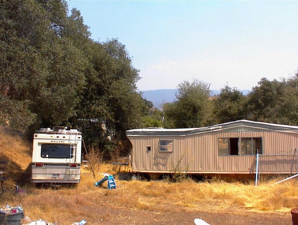 295 Ruth Hill Rd, Yokuts Valley, CA 93675