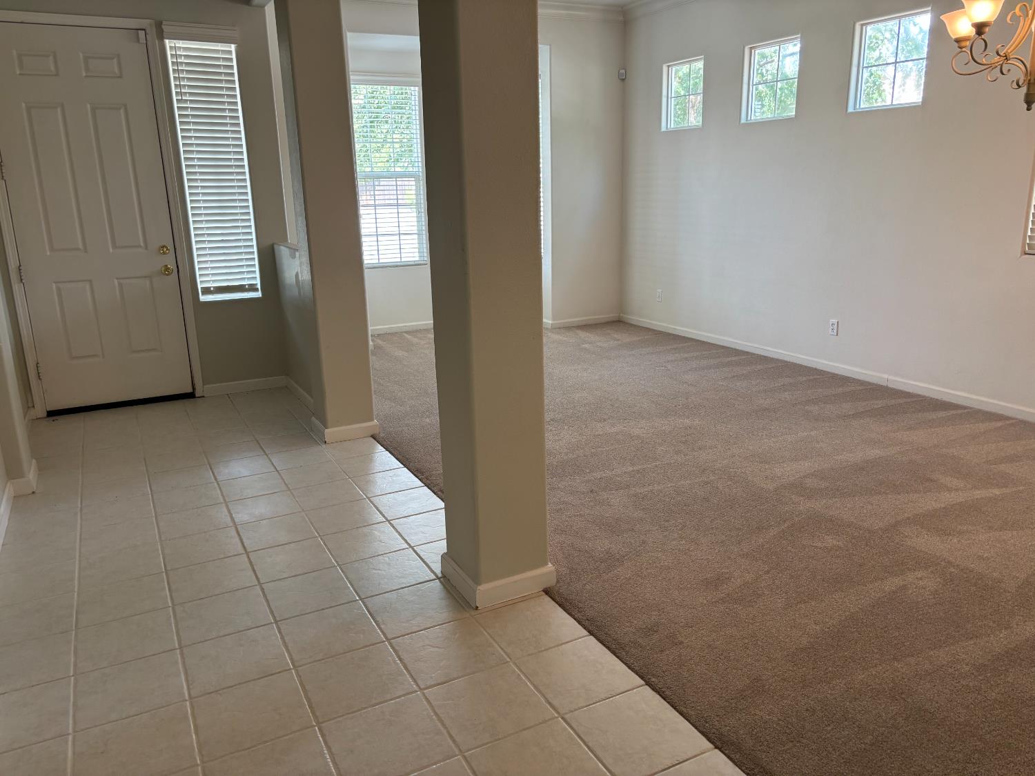 2578 Warner Ave, Clovis, CA 93611