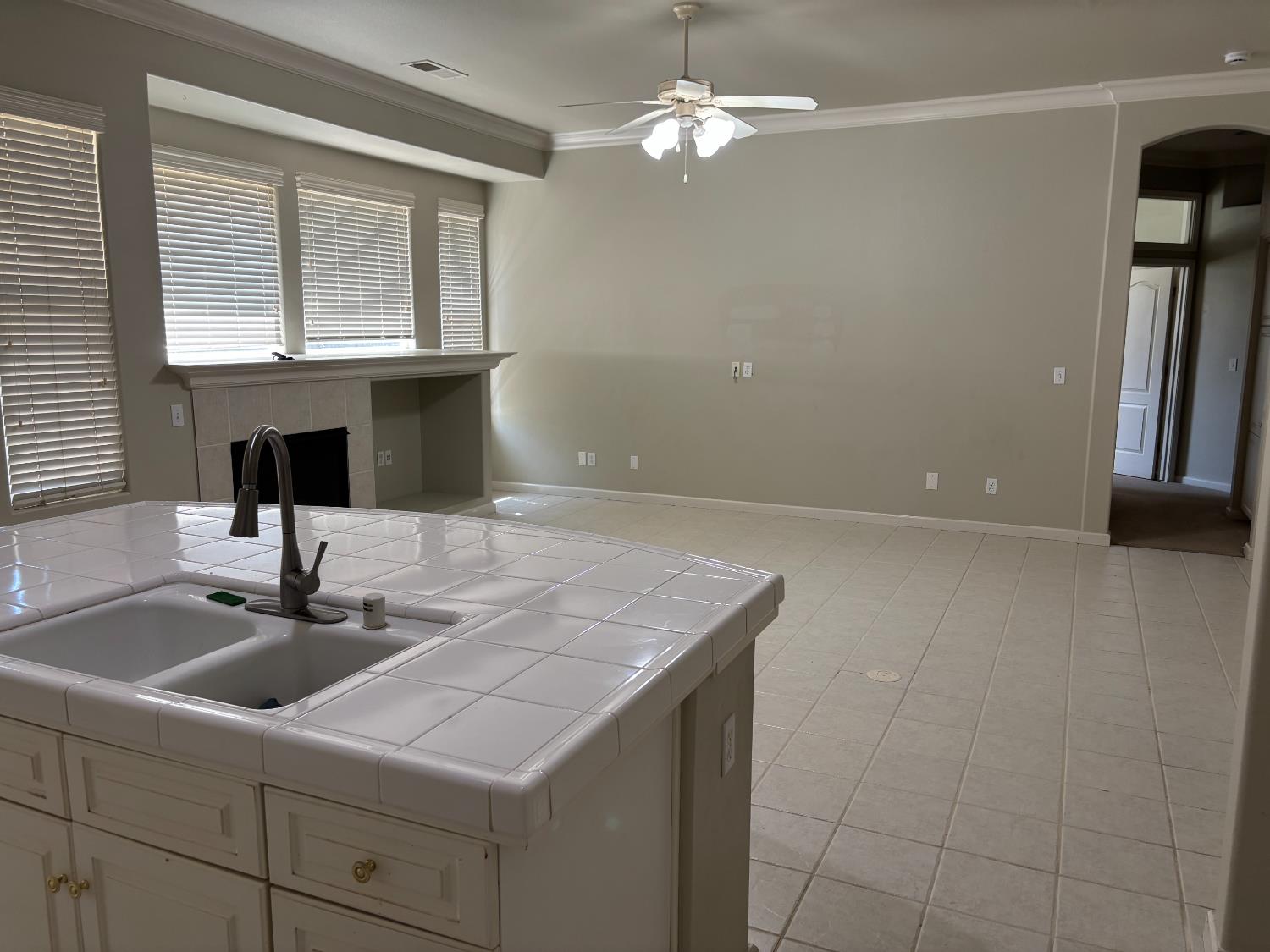 2578 Warner Ave, Clovis, CA 93611