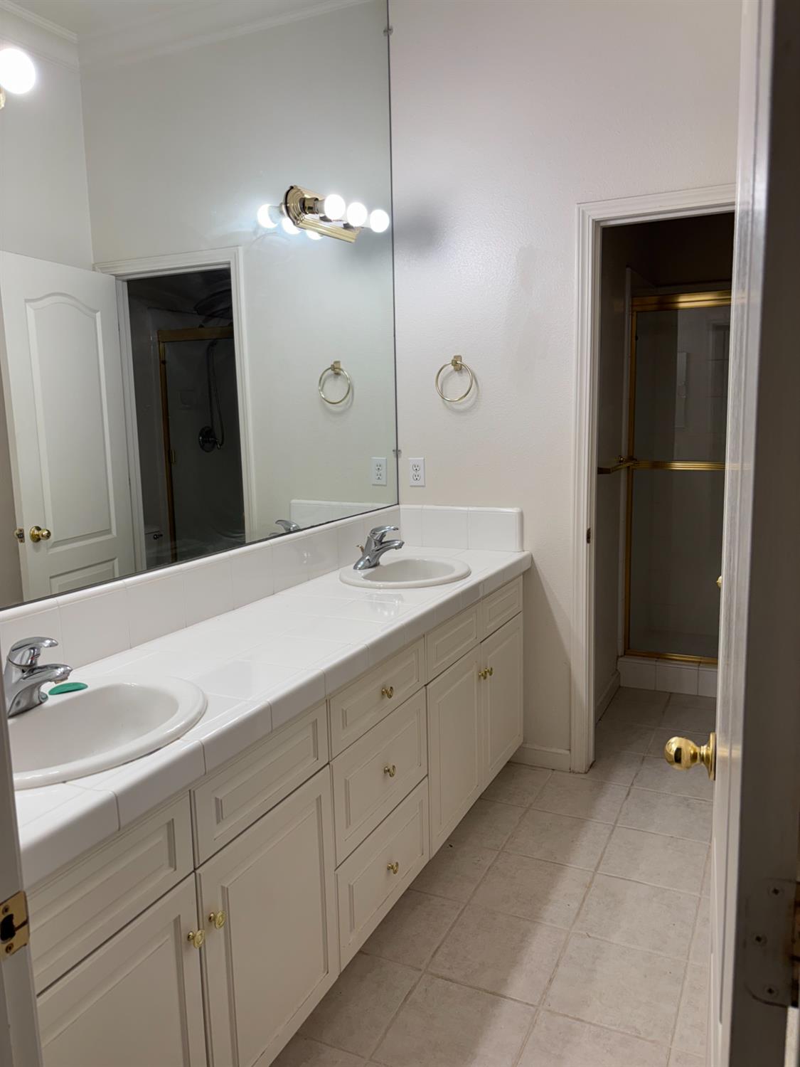 2578 Warner Ave, Clovis, CA 93611