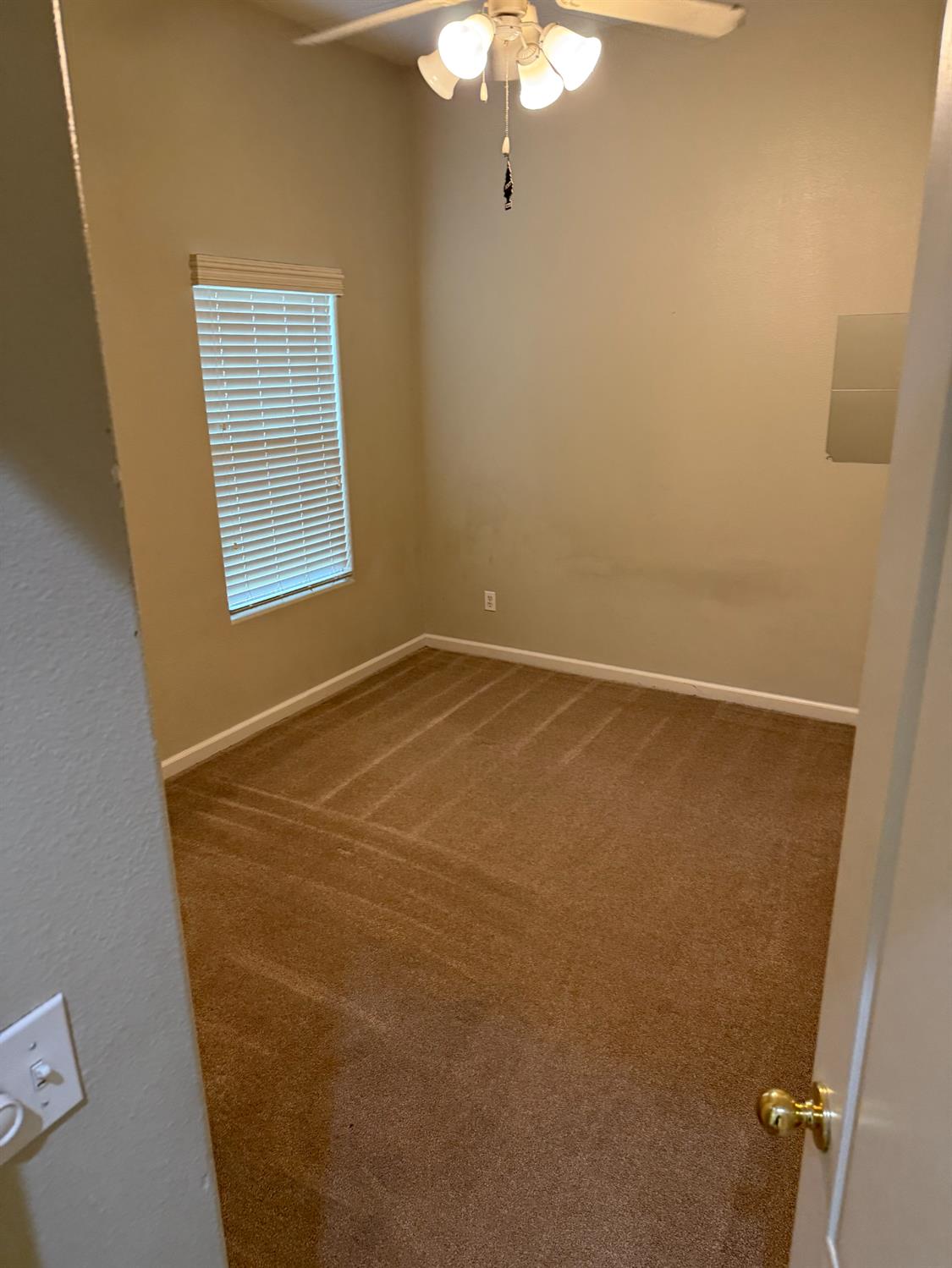 2578 Warner Ave, Clovis, CA 93611