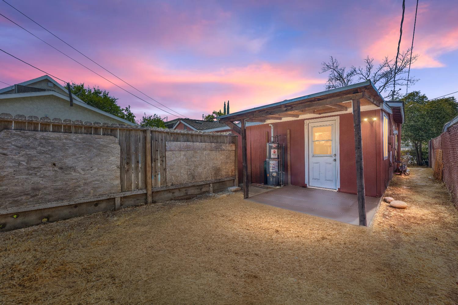 523 S 8Th St, Fresno, CA 93702