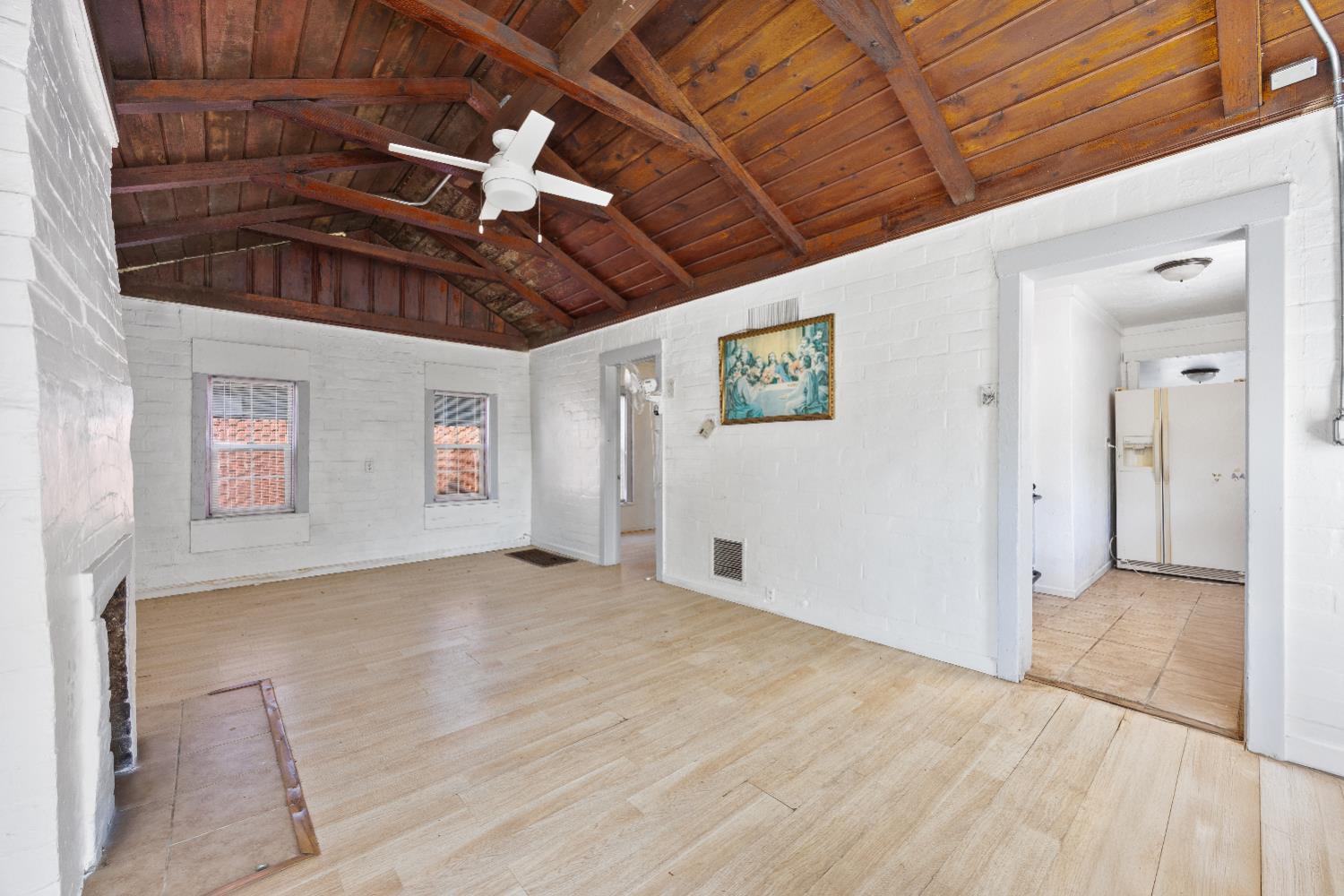 523 S 8Th St, Fresno, CA 93702