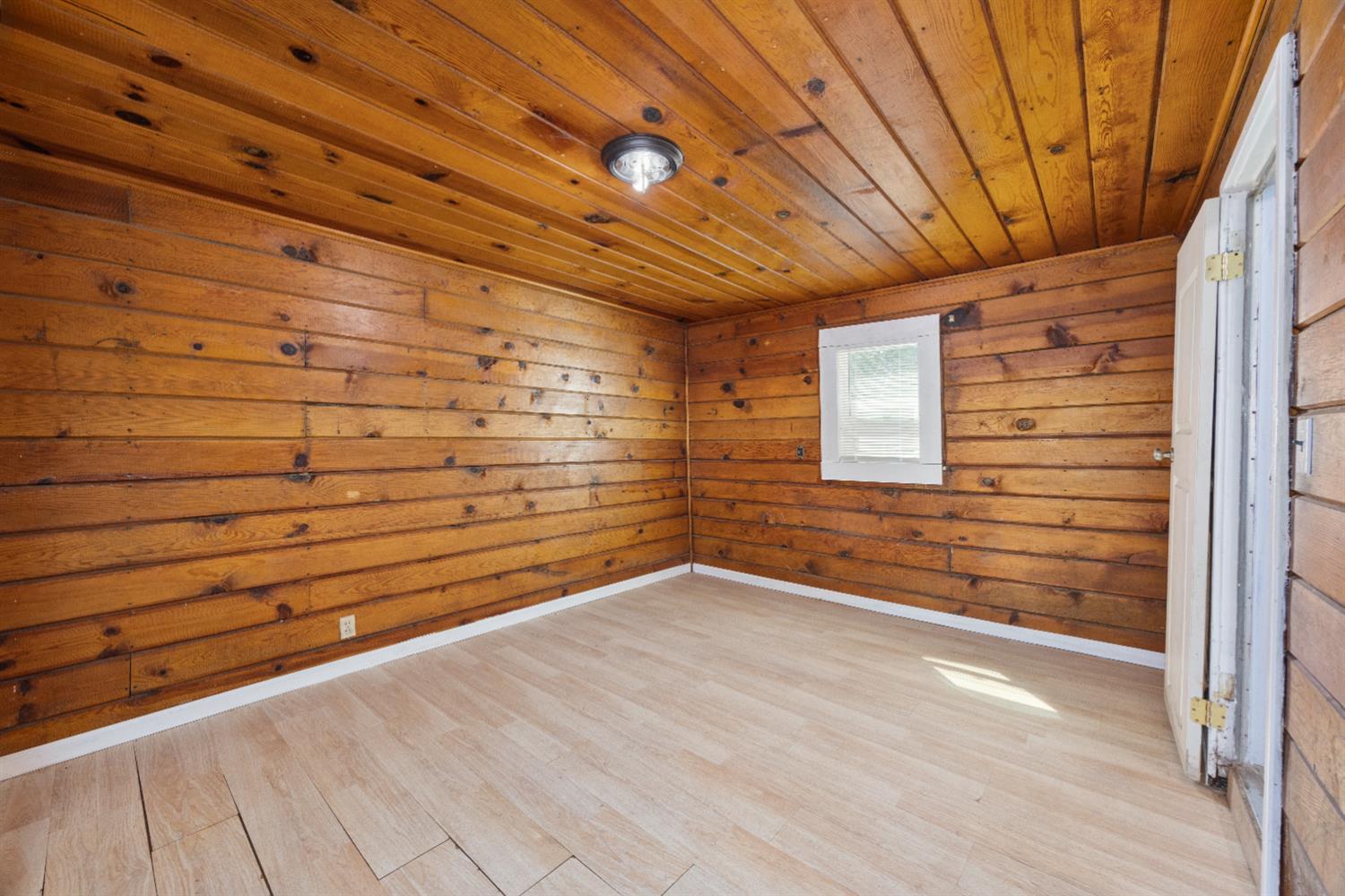 523 S 8Th St, Fresno, CA 93702