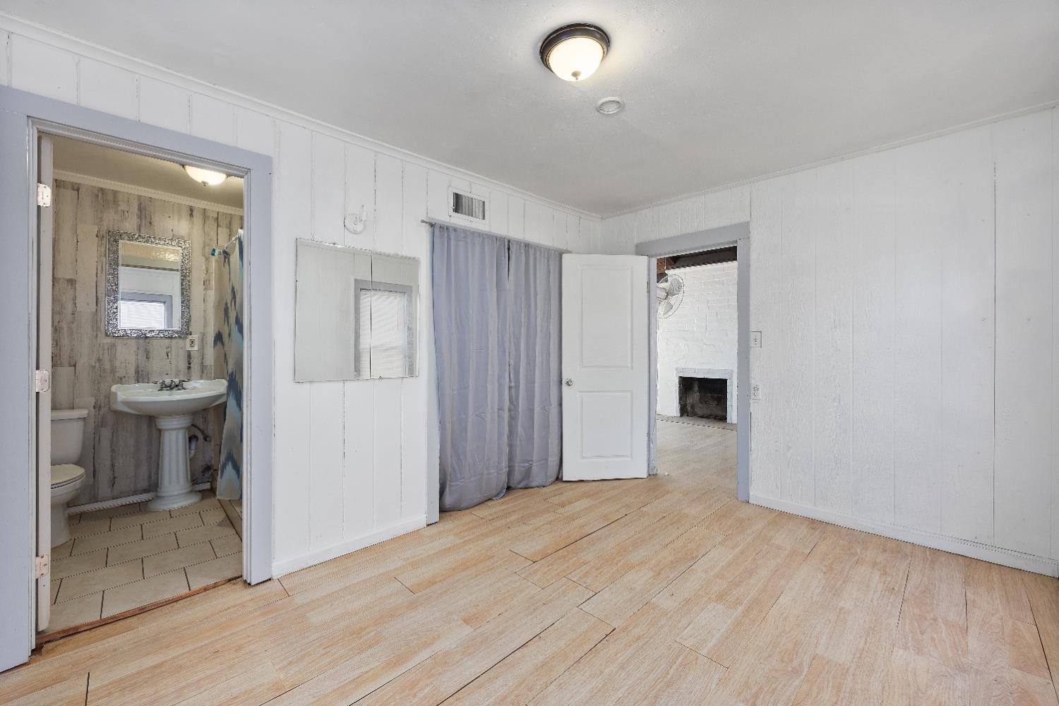 523 S 8Th St, Fresno, CA 93702