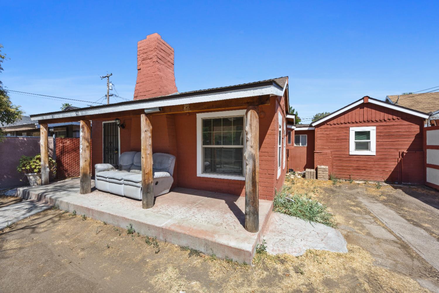 523 S 8Th St, Fresno, CA 93702