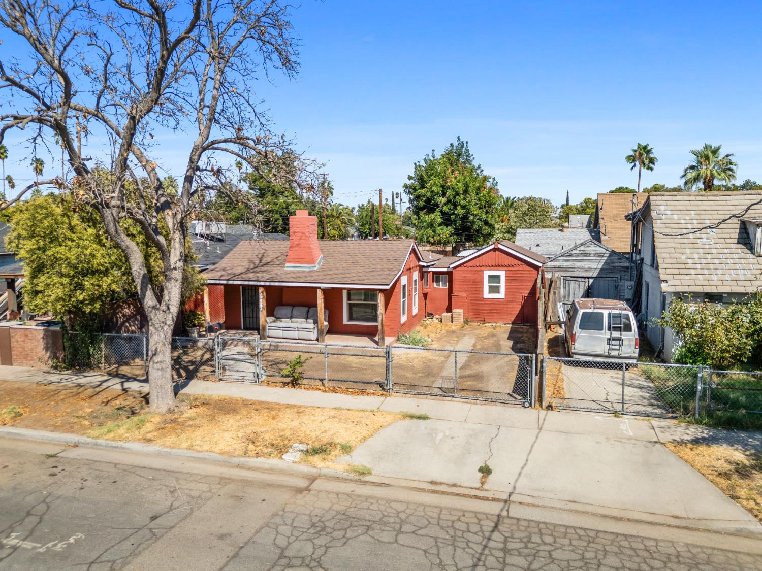 523 S 8Th St, Fresno, CA 93702