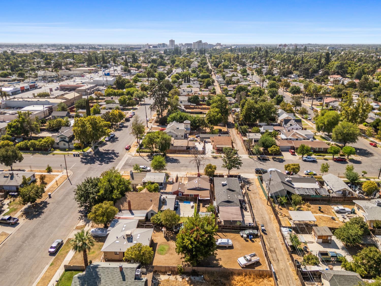 523 S 8Th St, Fresno, CA 93702