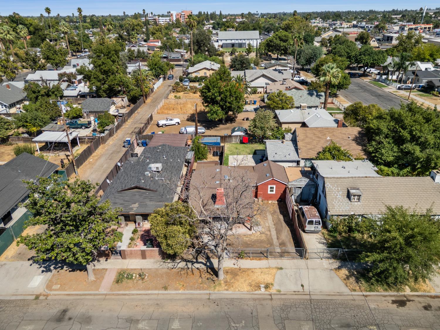 523 S 8Th St, Fresno, CA 93702