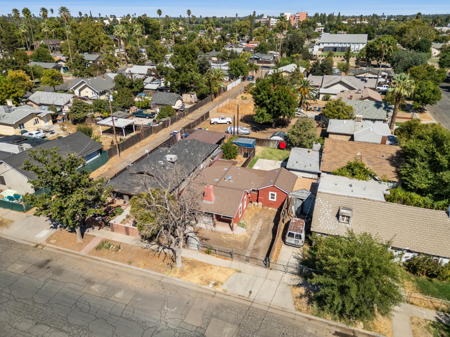 523 S 8Th St, Fresno, CA 93702