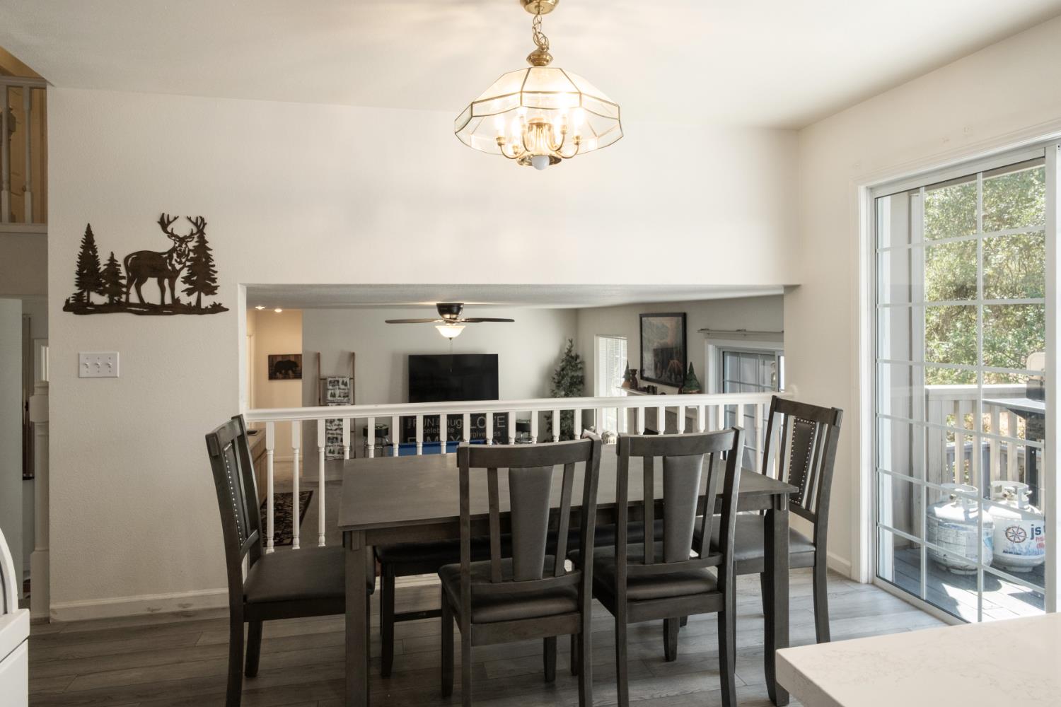 39301 Moonray Ln, Oakhurst, CA 93644