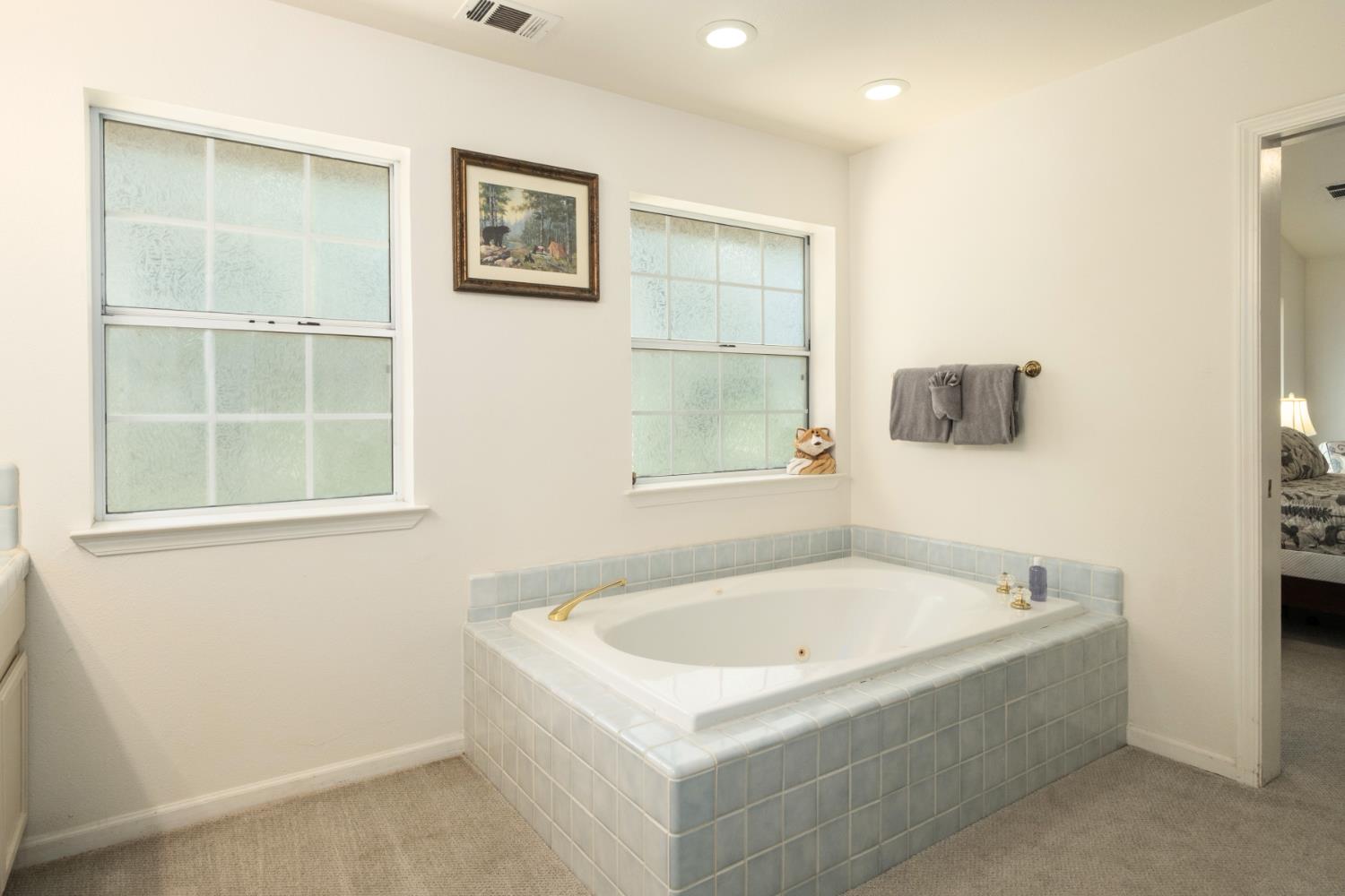 39301 Moonray Ln, Oakhurst, CA 93644