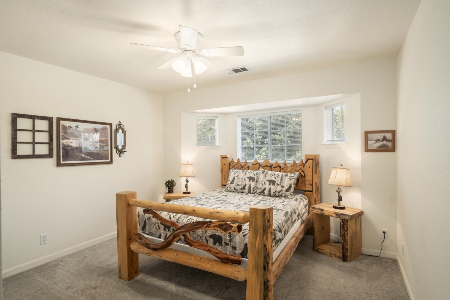 39301 Moonray Ln, Oakhurst, CA 93644