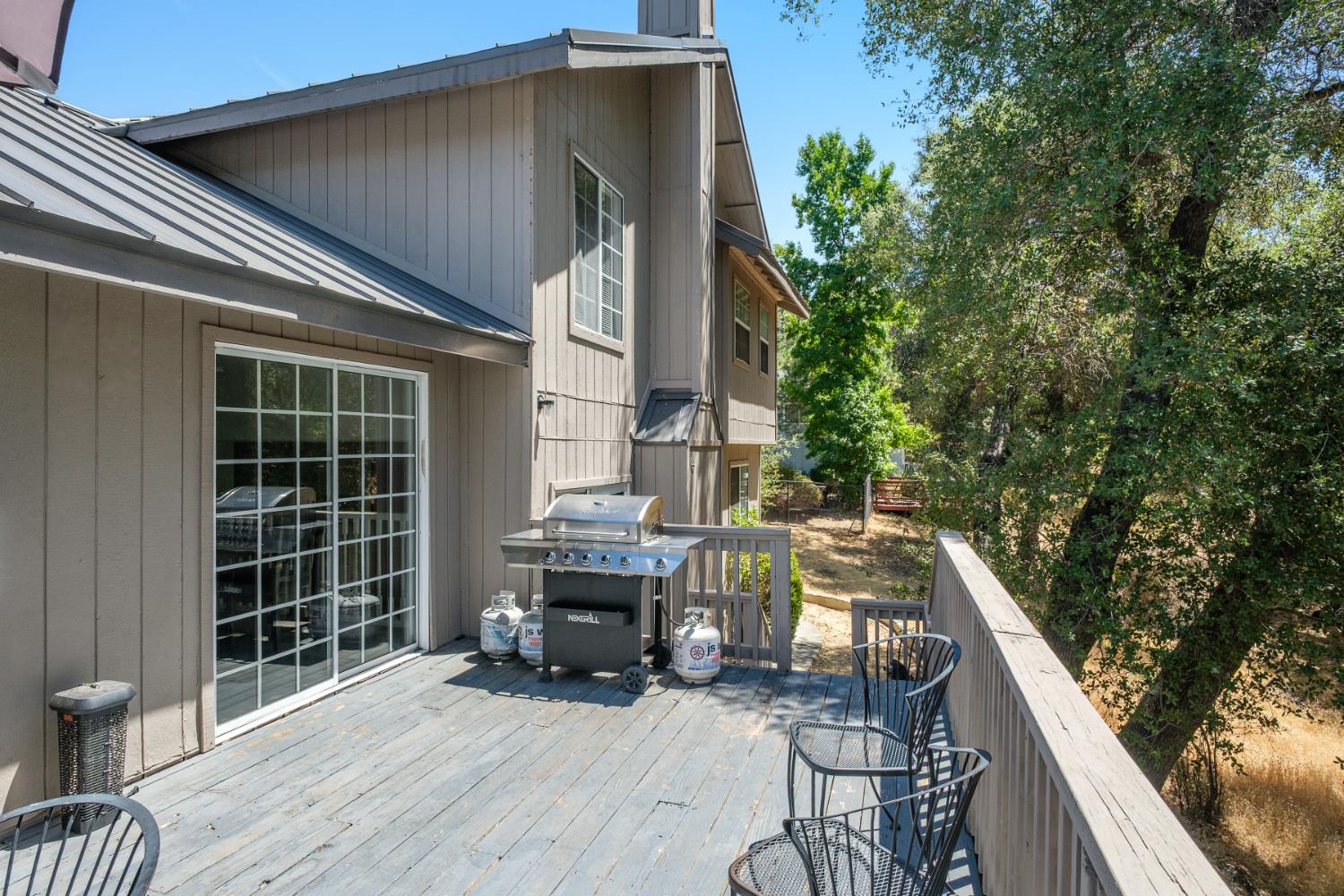 39301 Moonray Ln, Oakhurst, CA 93644