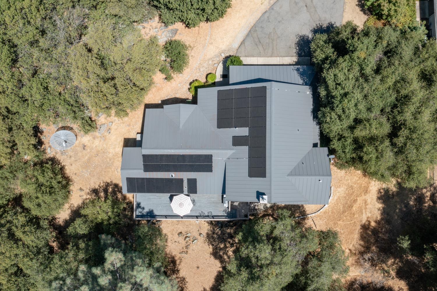 39301 Moonray Ln, Oakhurst, CA 93644