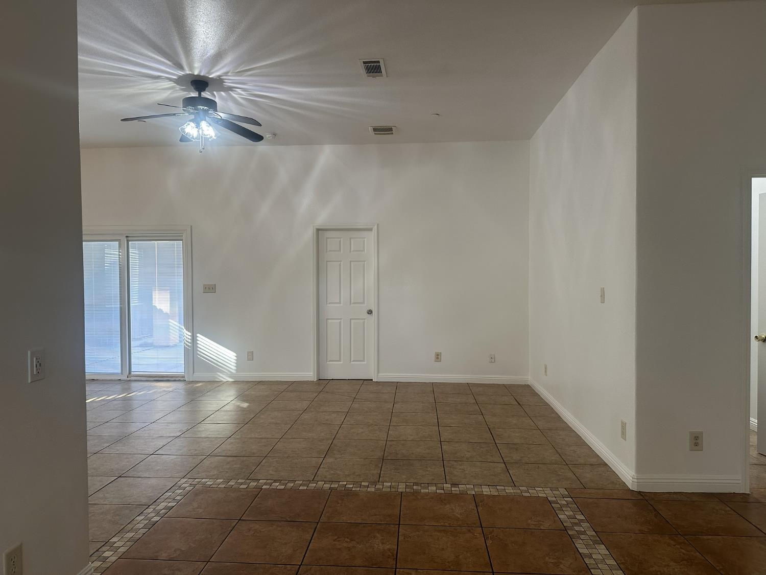 4863 N Doon Way, Fresno, CA 93726