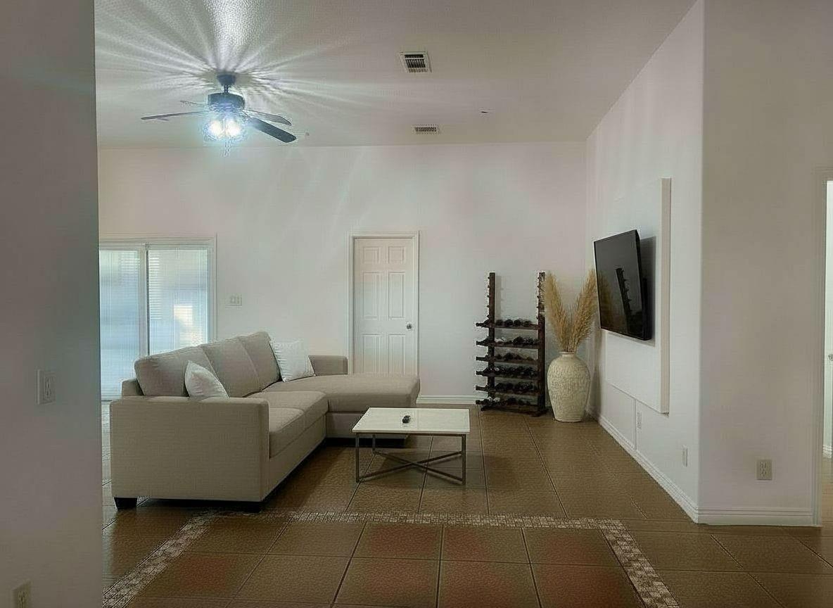 4863 N Doon Way, Fresno, CA 93726