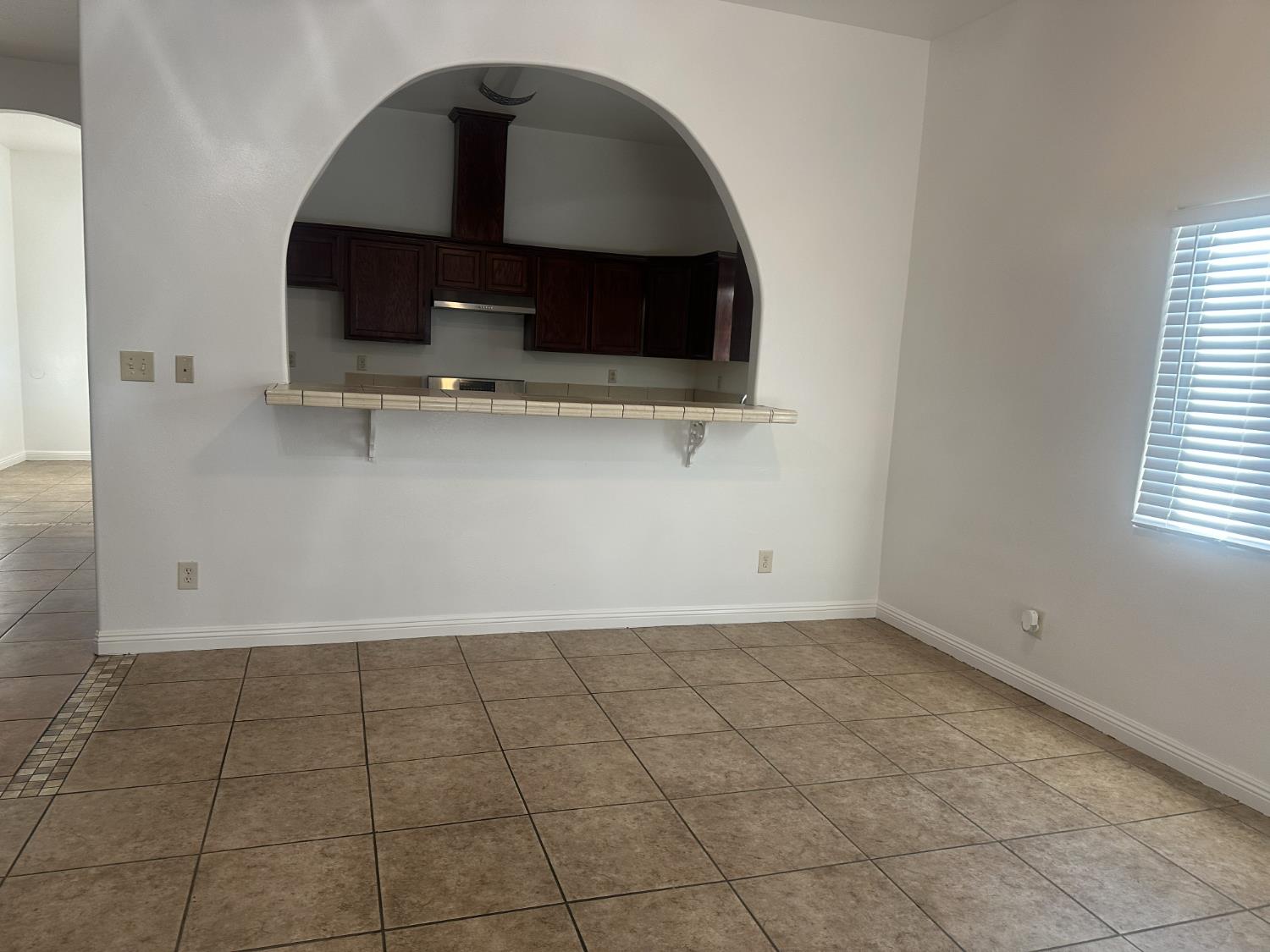 4863 N Doon Way, Fresno, CA 93726