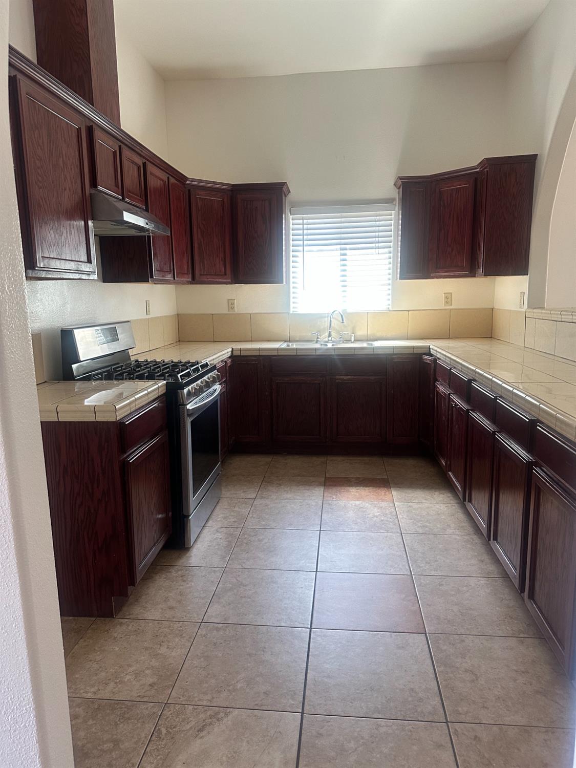 4863 N Doon Way, Fresno, CA 93726