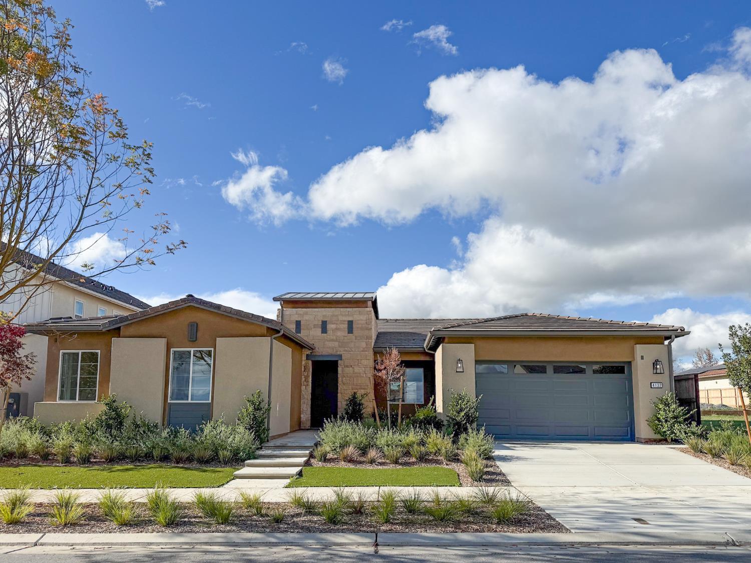 4132 Blackfish Rd, Madera, CA 93636