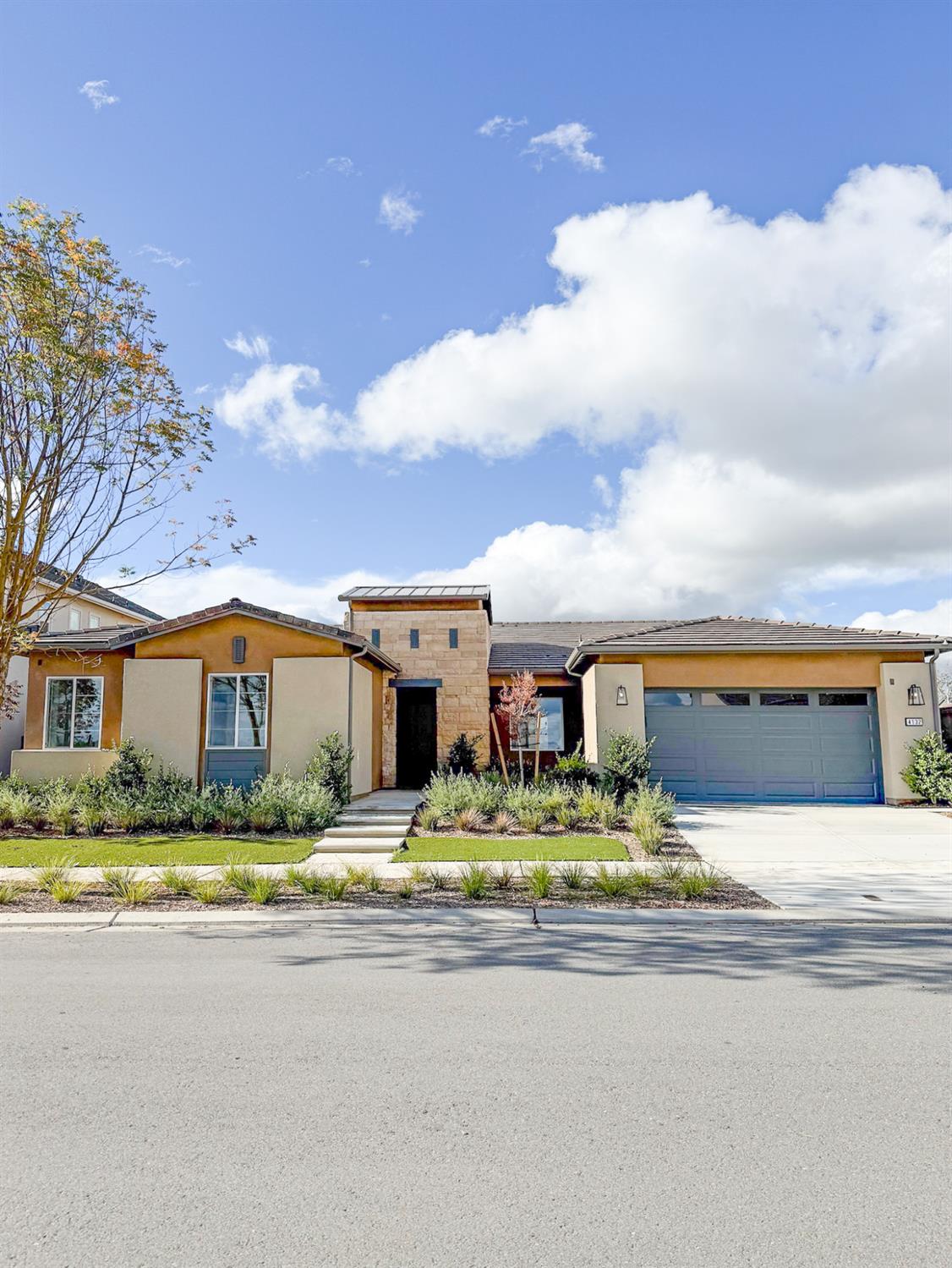 4132 Blackfish Rd, Madera, CA 93636