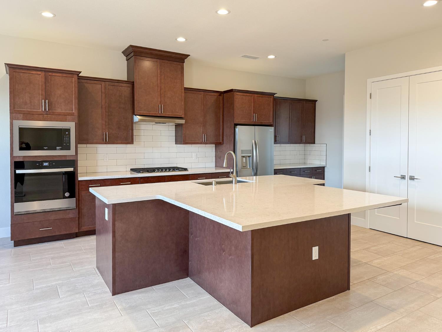 4132 Blackfish Rd, Madera, CA 93636