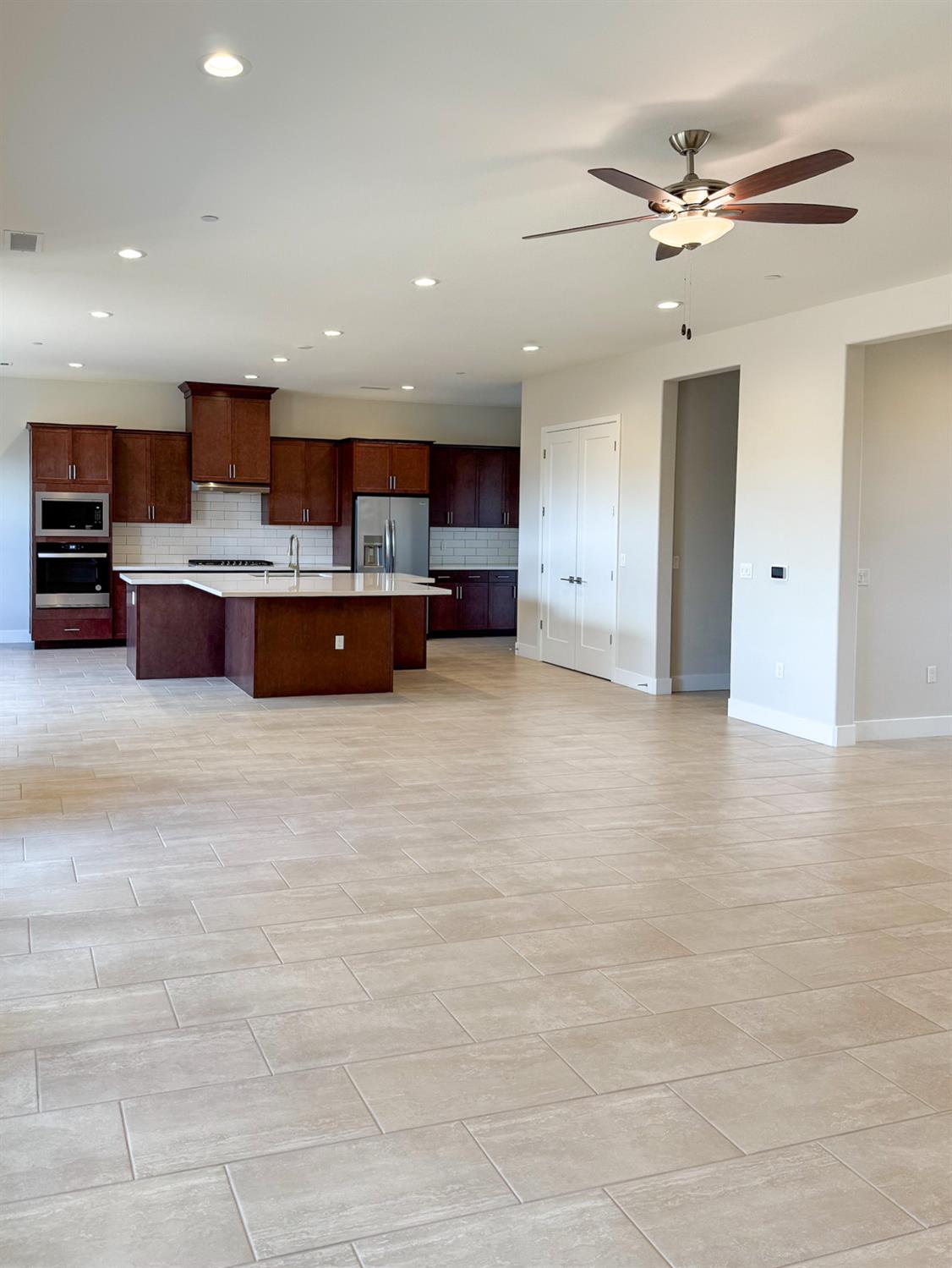 4132 Blackfish Rd, Madera, CA 93636