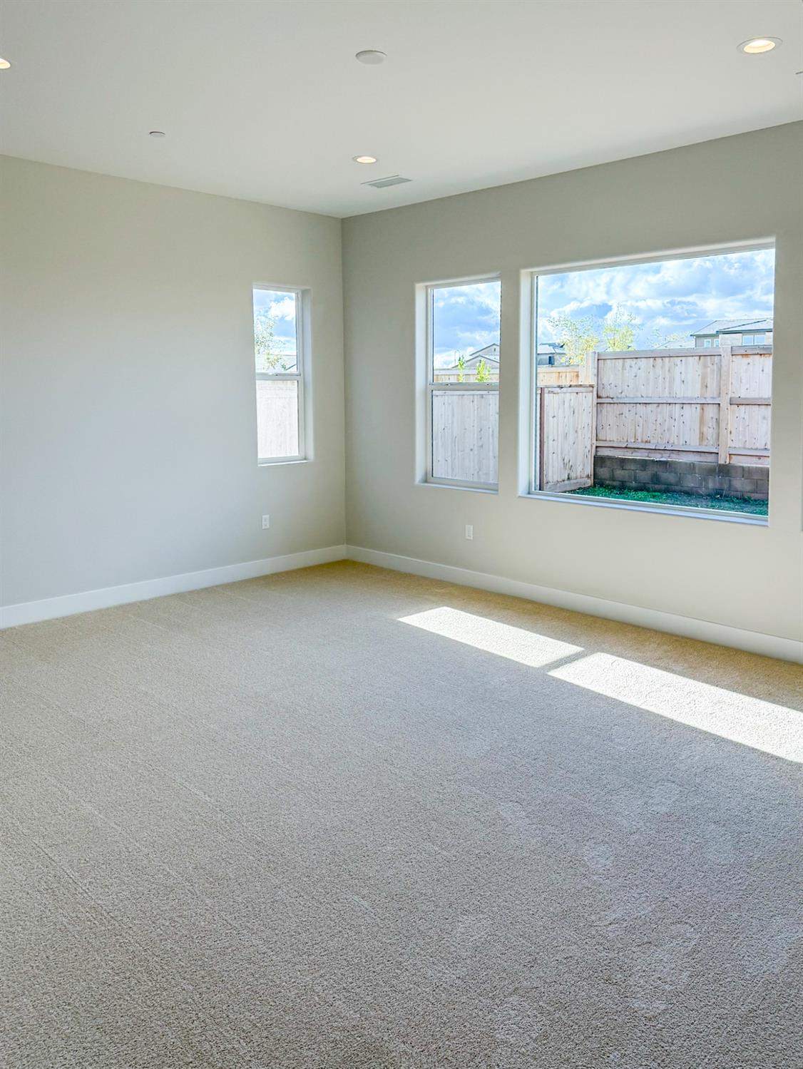 4132 Blackfish Rd, Madera, CA 93636