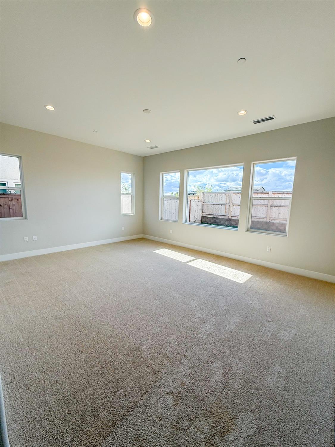 4132 Blackfish Rd, Madera, CA 93636