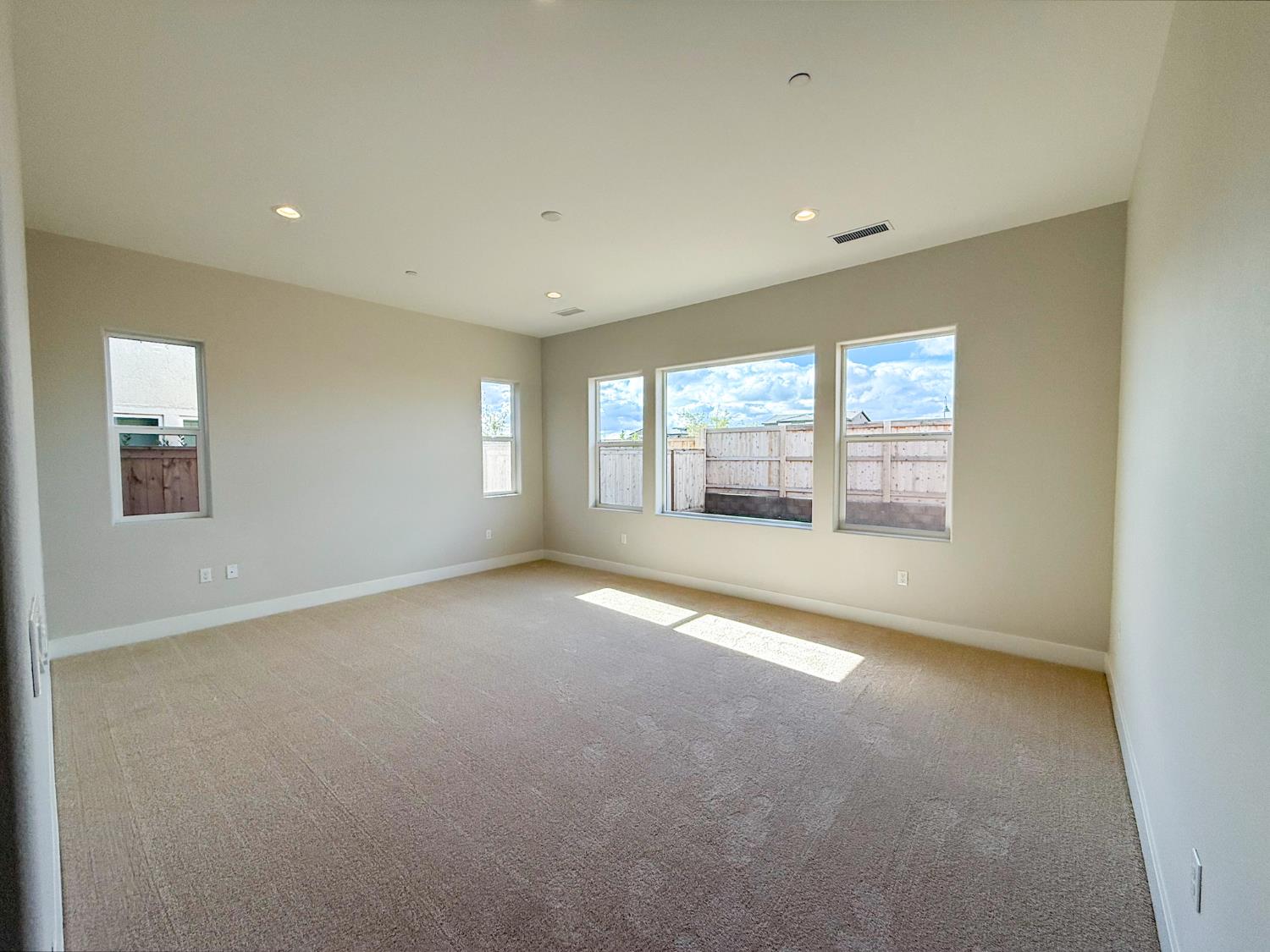 4132 Blackfish Rd, Madera, CA 93636