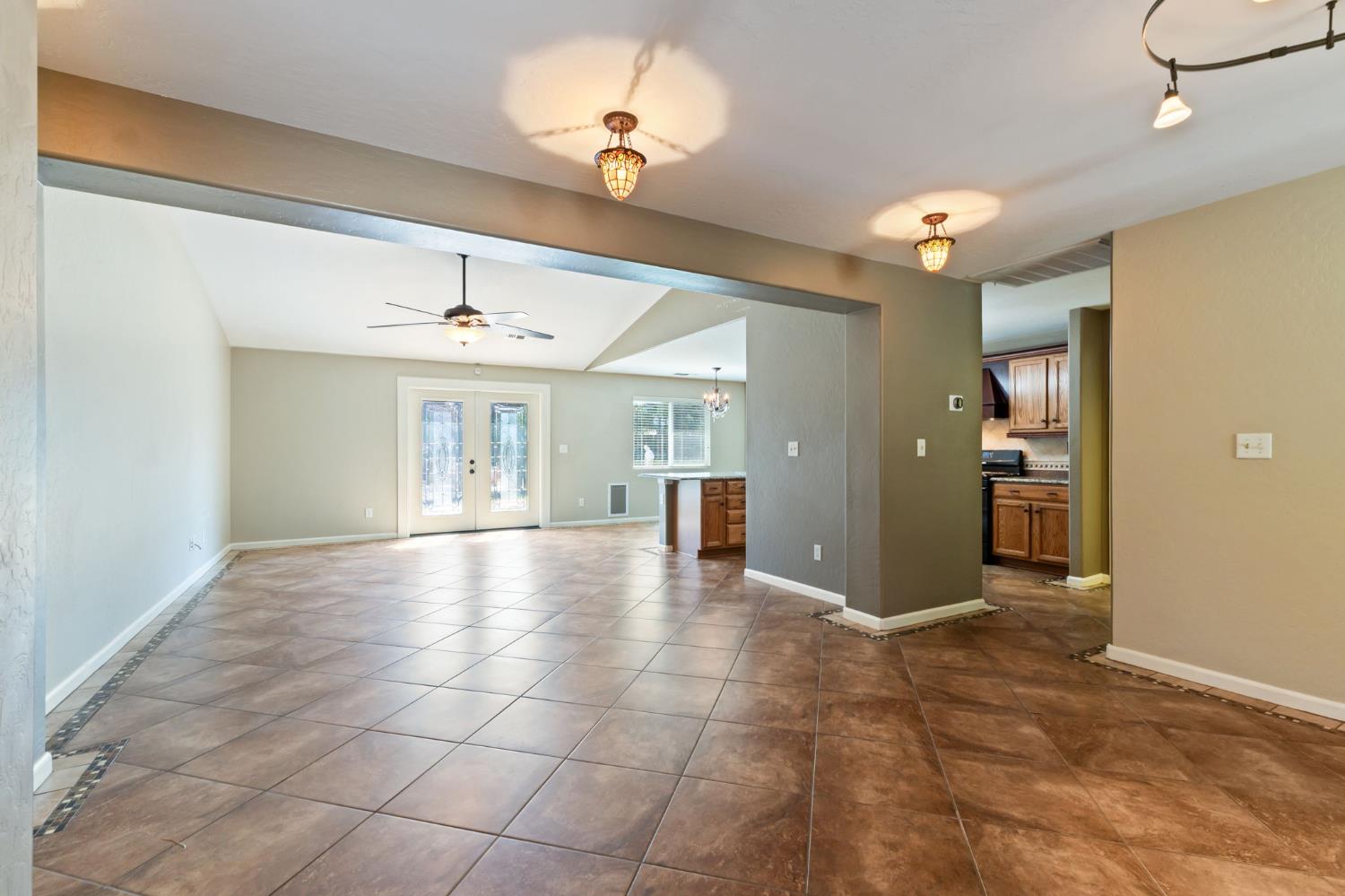 2667 W Payson Ave, Visalia, CA 93291