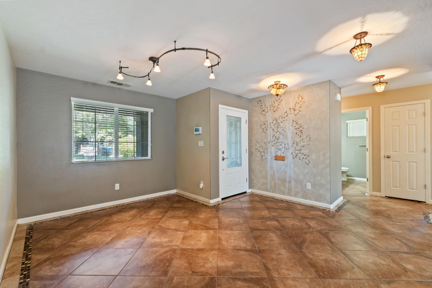 2667 W Payson Ave, Visalia, CA 93291