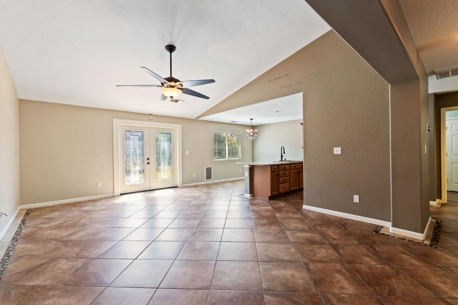 2667 W Payson Ave, Visalia, CA 93291