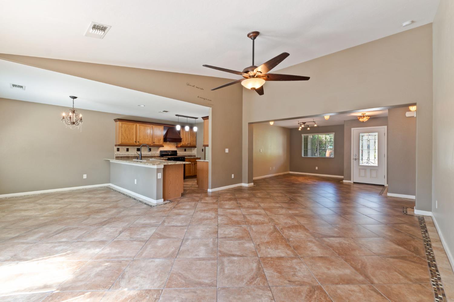 2667 W Payson Ave, Visalia, CA 93291