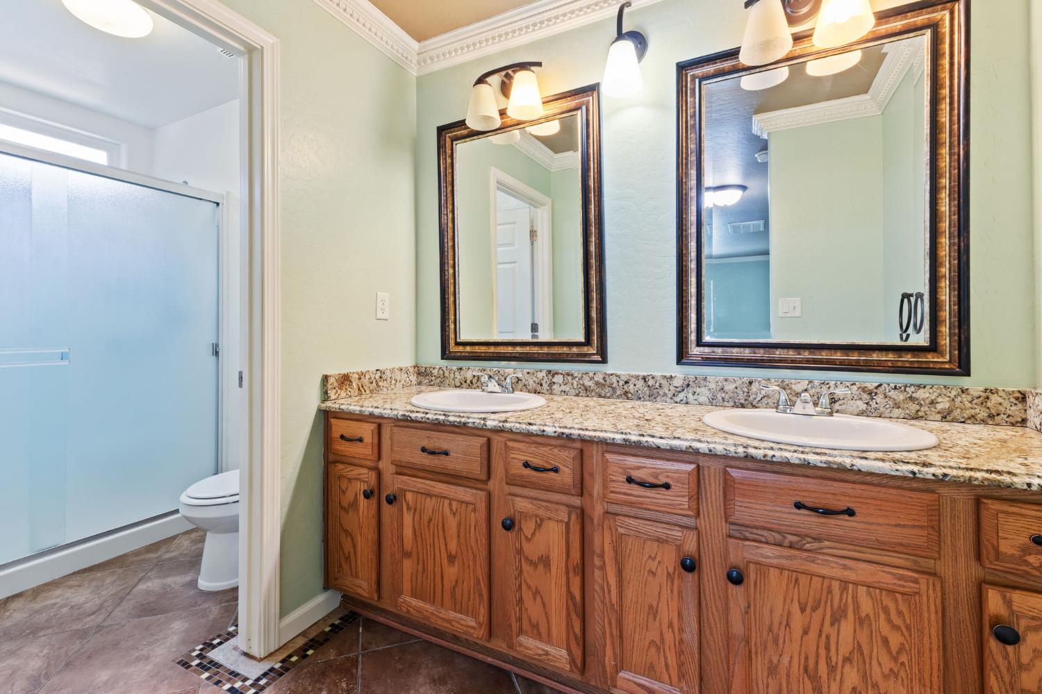 2667 W Payson Ave, Visalia, CA 93291